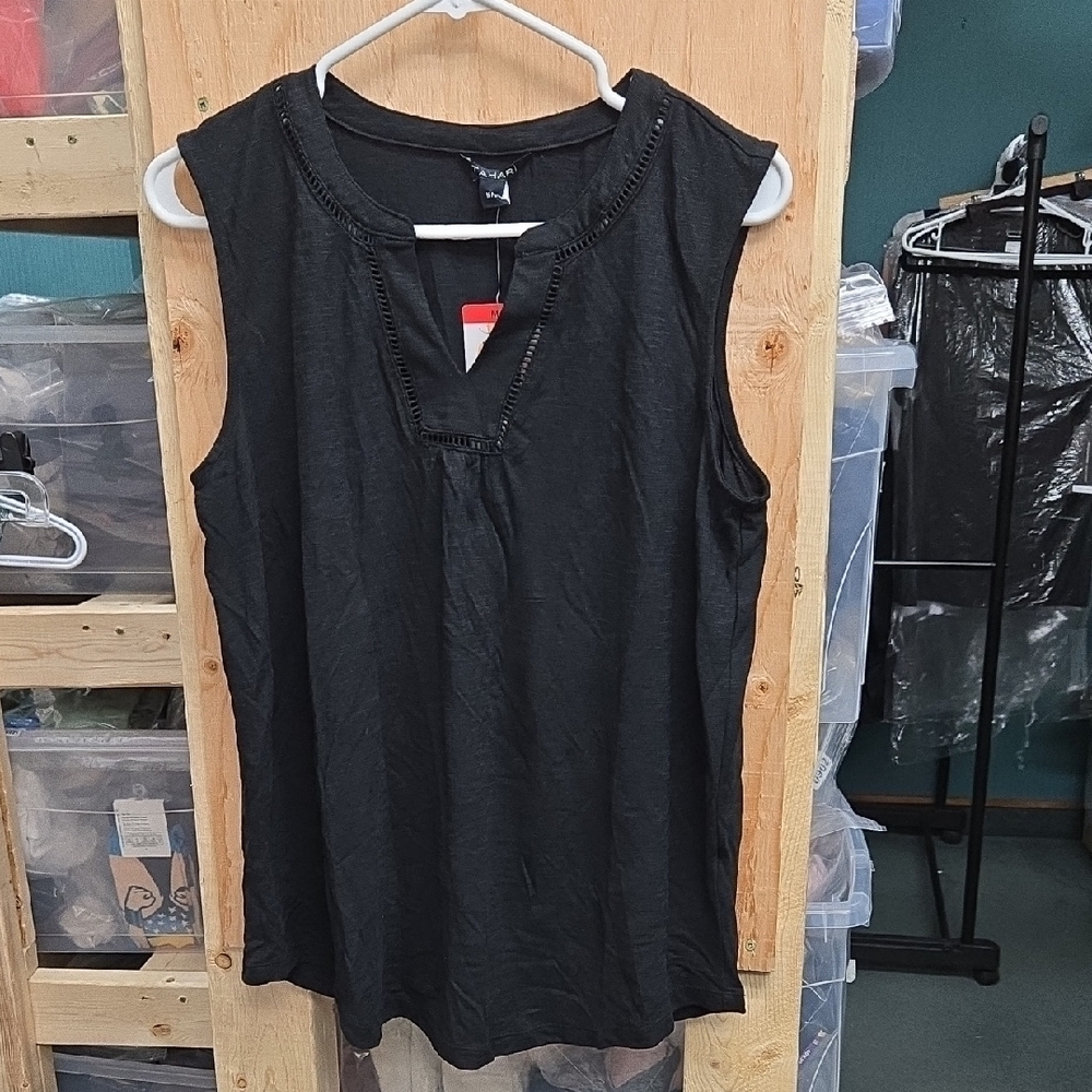 Tahari Size M Black Lightweight Sleeveless Tank Top